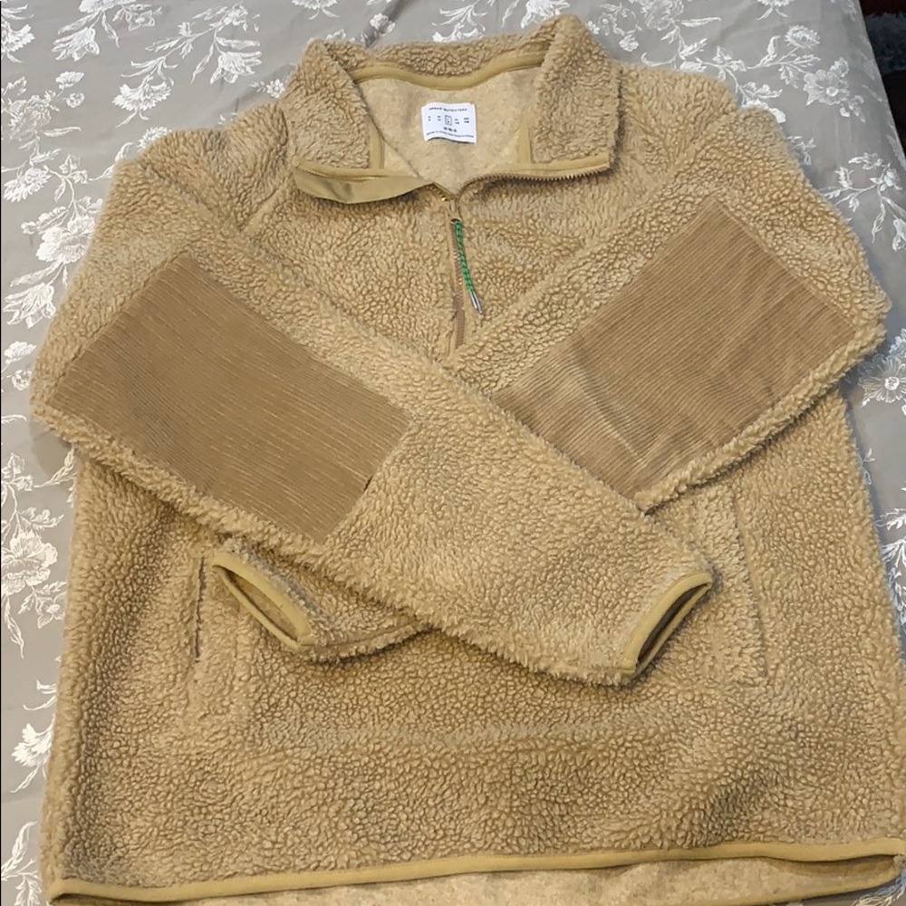 LIKE NEW URBAN OUTFITTERS TEDDY PULLOVER